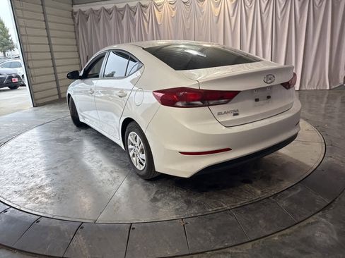 Used 2018 Hyundai Elantra SE image 7
