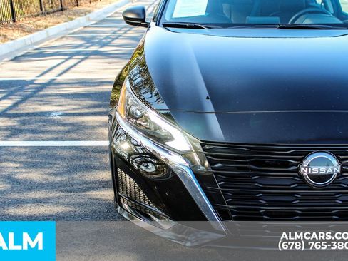 Used 2025 Nissan Altima 2.5 SV image 12