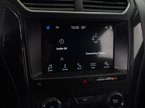 Used 2018 Ford Explorer XLT w/ Equipment Group 202A image 22