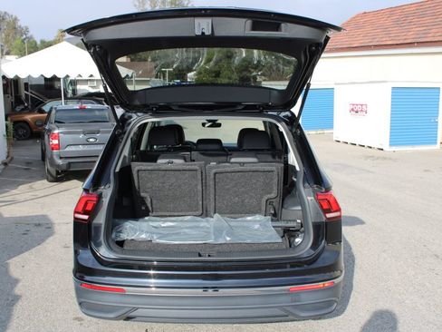Used 2022 Volkswagen Tiguan SE FWD image 10