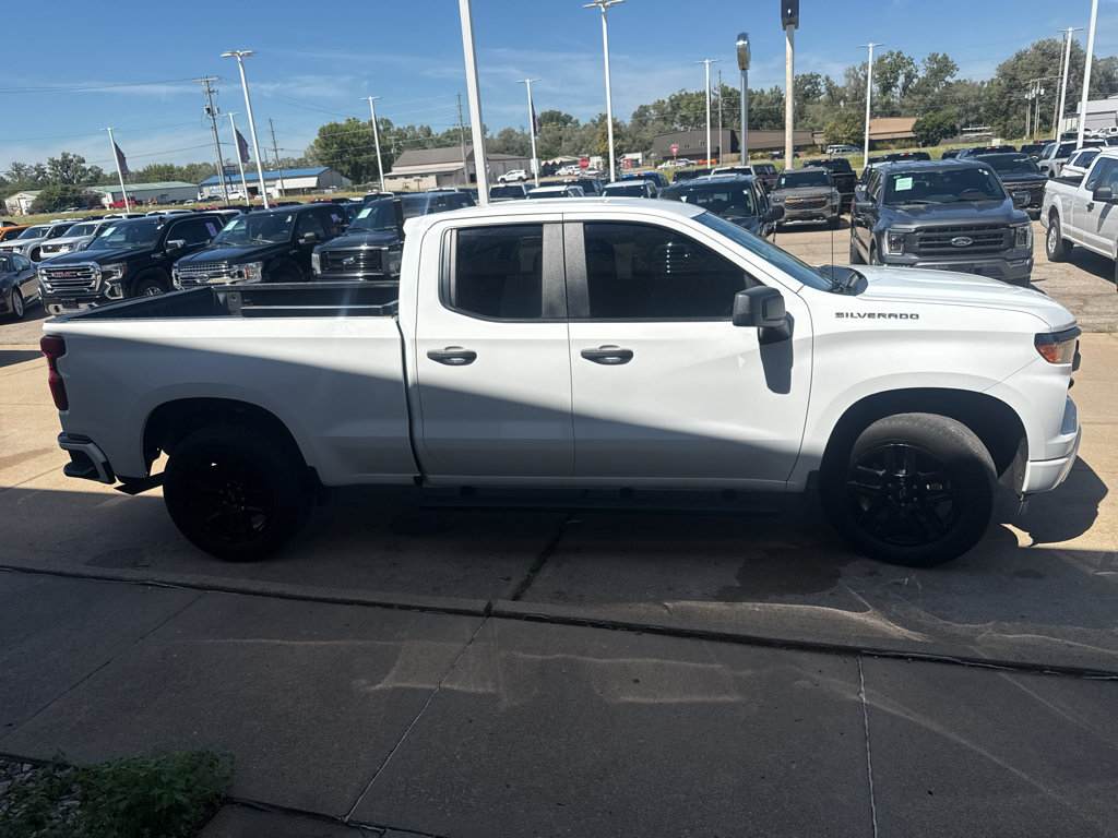 Used 2023 Chevrolet Silverado 1500 Custom AWD/4WD image 5