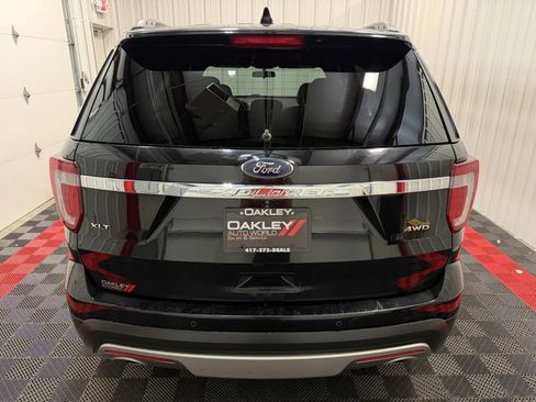 Used 2017 Ford Explorer XLT AWD/4WD image 3