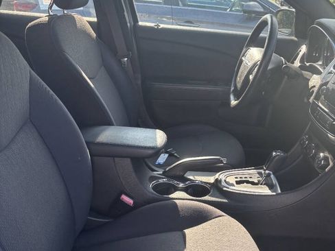 Used 2013 Chrysler 200 LX FWD image 5