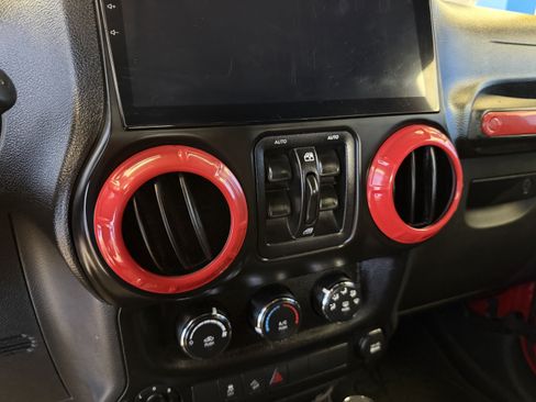 Used 2017 Jeep Wrangler Unlimited Sport w/ Quick Order Package 24S AWD/4WD image 20