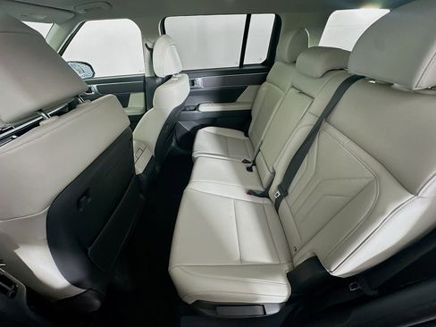 Used 2025 Hyundai Santa Fe SEL FWD image 27