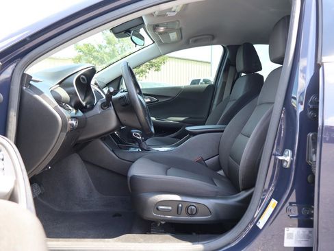 Used 2025 Chevrolet Malibu RS image 9