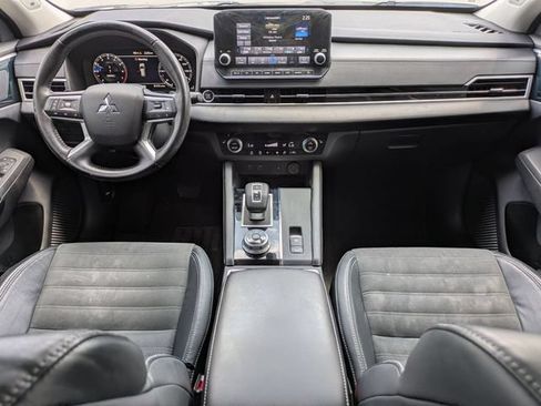 Used 2022 Mitsubishi Outlander SE FWD image 16