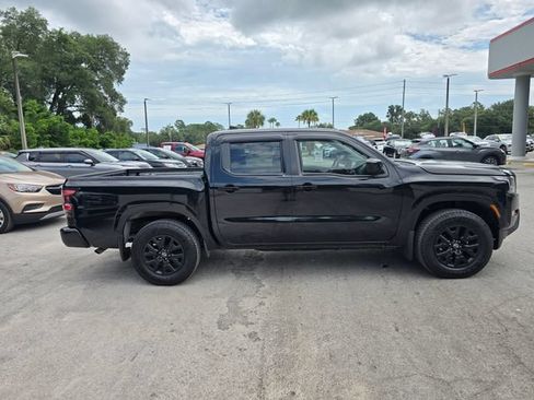 Used 2022 Nissan Frontier SV RWD image 3