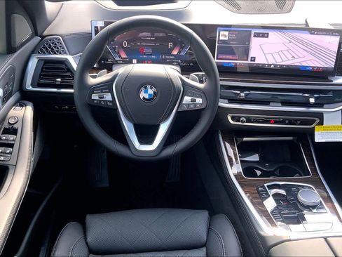 Used 2026 BMW X5 sDrive40i image 10