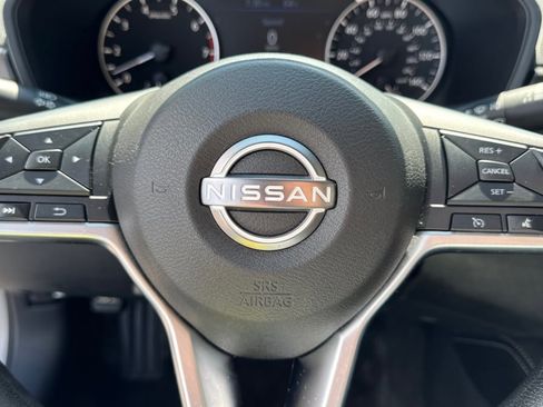 Used 2023 Nissan Altima 2.5 SV image 16