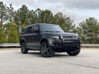Used 2023 Land Rover Defender 130 X-Dynamic SE video 2