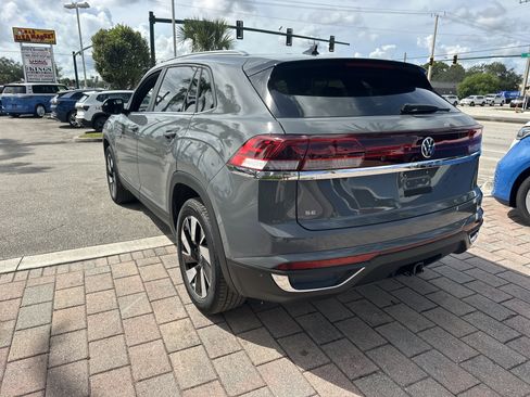 New 2026 Volkswagen Atlas Cross Sport SE FWD image 8