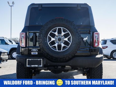 Used 2023 Ford Bronco Badlands image 6