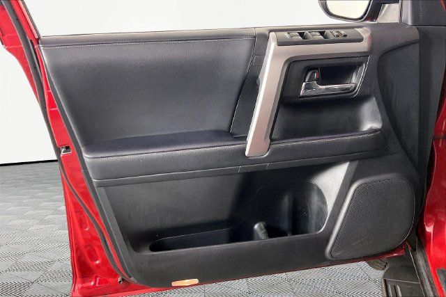 Used 2022 Toyota 4Runner SR5 Premium AWD/4WD image 15