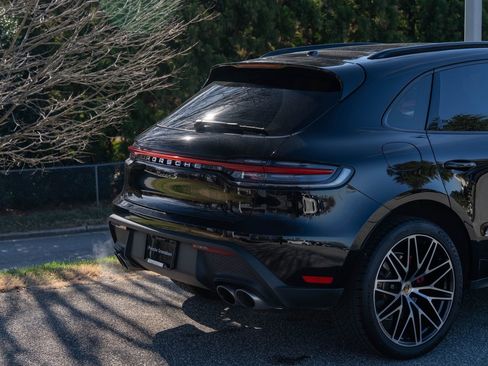 Certified 2024 Porsche Macan S image 13