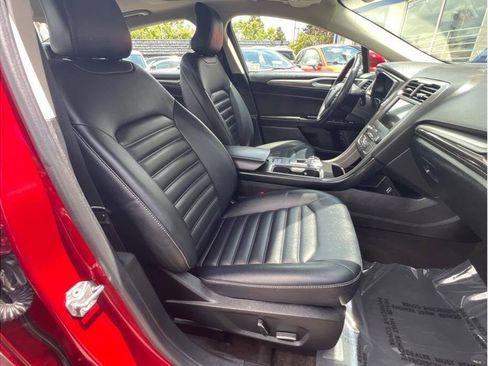 Used 2019 Ford Fusion SEL FWD image 9