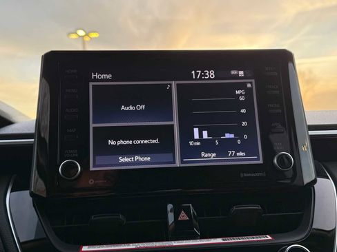 Certified 2022 Toyota Corolla Cross LE image 21