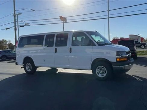 Used 2020 Chevrolet Express 3500 LT w/ LT Preferred Equipment Group image 2