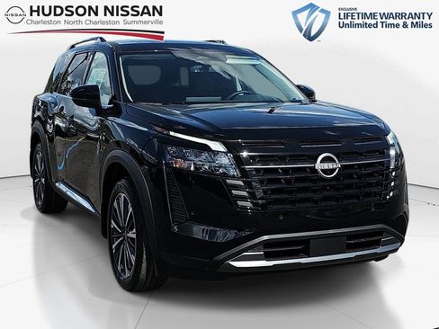 New 2026 Nissan Pathfinder Platinum FWD image 1
