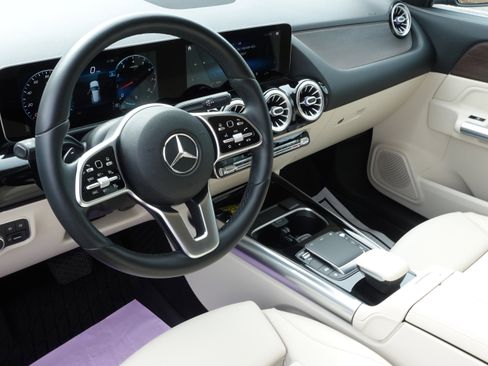 Used 2021 Mercedes-Benz GLA 250 4MATIC image 9