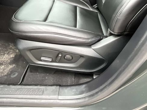 Certified 2022 Ford Explorer XLT w/ Equipment Group 202A RWD image 35