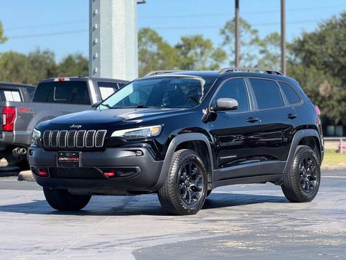 Used 2020 Jeep Cherokee Trailhawk w/ Cold Weather Group image 5