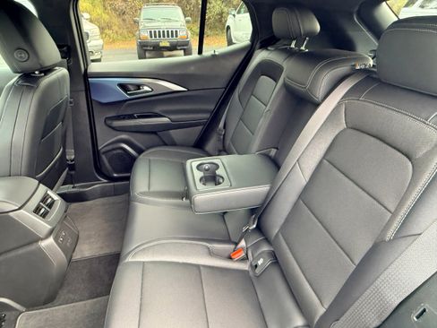 New 2026 Chevrolet Equinox EV LT image 9