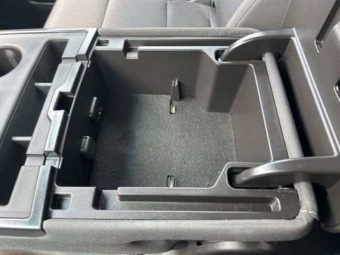 Used 2017 Chevrolet Silverado 1500 LT image 31