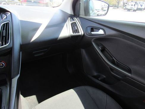 Used 2018 Ford Focus SEL FWD image 16