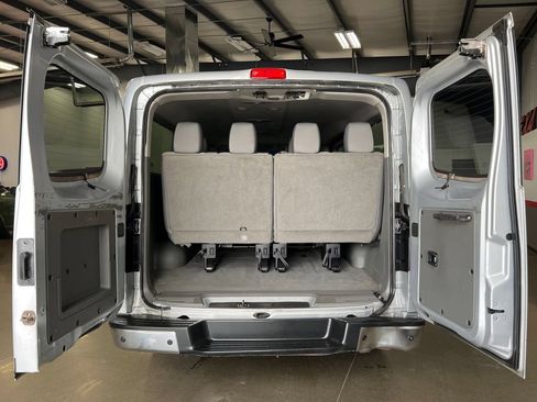 Used 2017 Nissan NV 3500 SV RWD image 58
