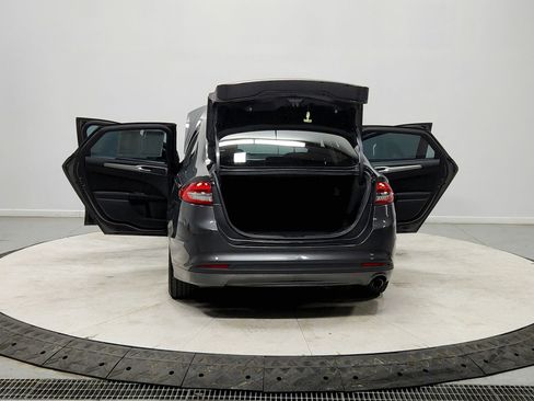 Used 2018 Ford Fusion SE image 14