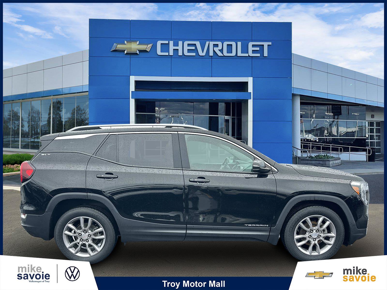 Certified 2022 GMC Terrain SLT FWD image 2