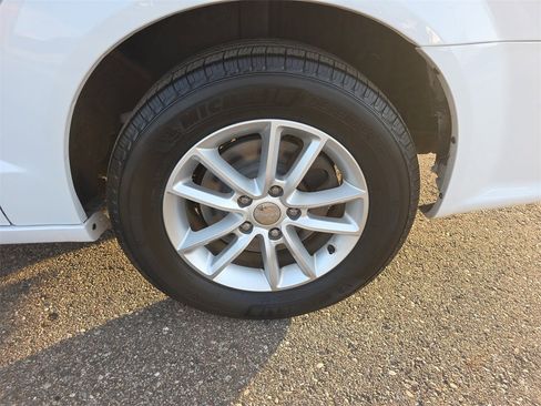 Used 2019 Dodge Grand Caravan SXT image 37