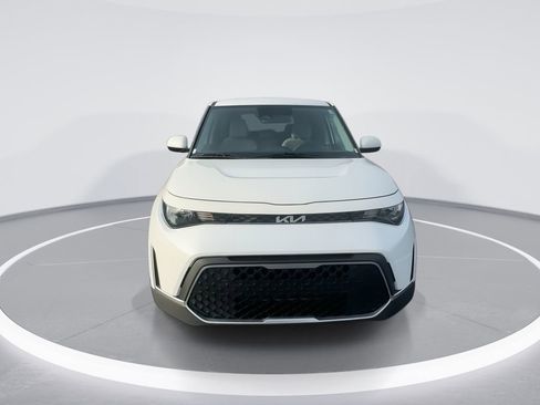 Used 2024 Kia Soul LX image 3