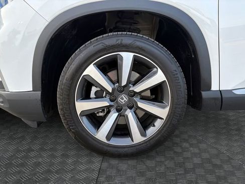 Used 2024 Honda Pilot Touring image 13