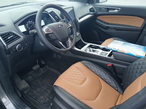 Used 2024 Ford Edge Titanium w/ Titanium Elite Package image 10