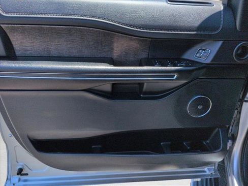 Used 2021 Ford Expedition Limited RWD image 12
