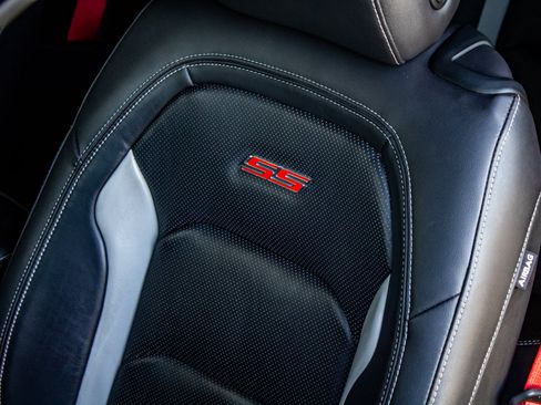 Used 2023 Chevrolet Camaro SS RWD image 21