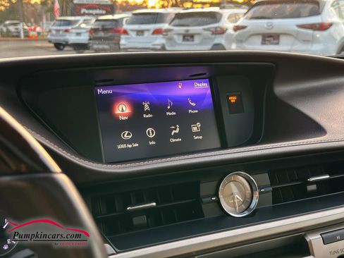 Used 2018 Lexus ES 350 w/ Navigation System Package image 32