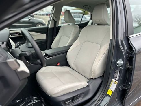 Used 2025 Toyota Camry XLE image 14