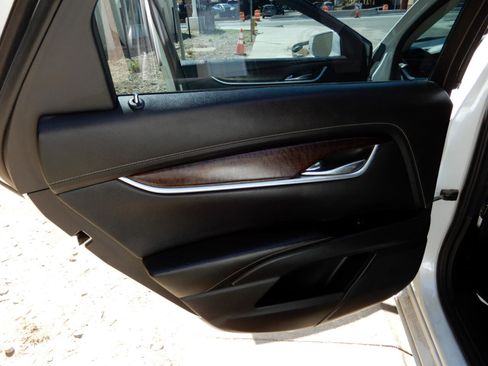 Used 2019 Cadillac XTS Luxury image 18