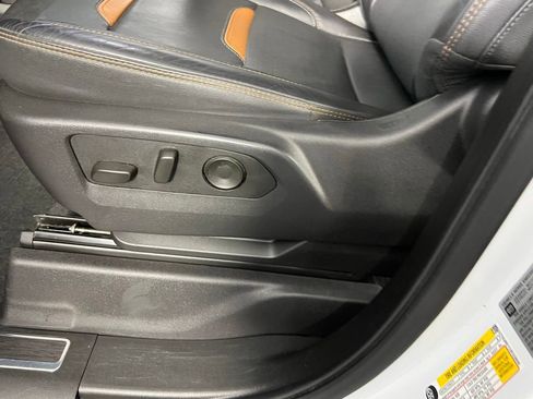 Used 2025 GMC Sierra 2500 AT4 image 29