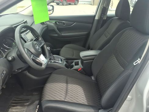 Used 2019 Nissan Rogue S AWD/4WD image 7