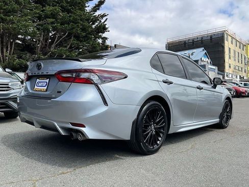 Used 2022 Toyota Camry SE w/ Carpet Mat Package (TMS) FWD image 8