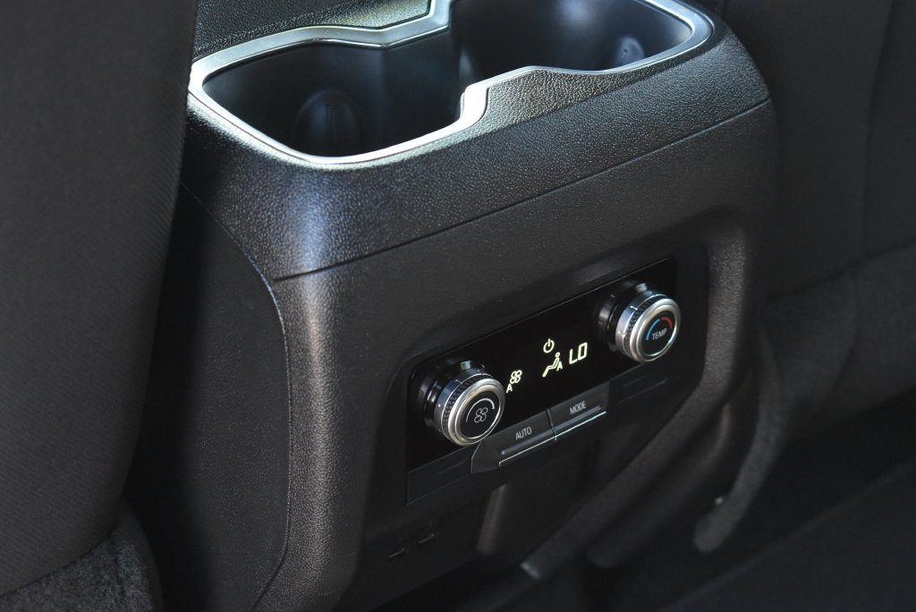 Used 2026 GMC Acadia Elevation FWD image 17