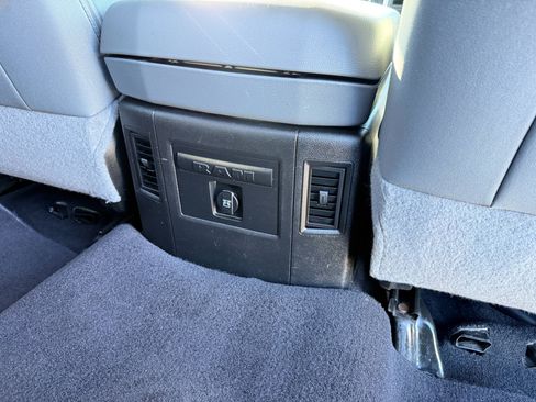 Used 2018 RAM 1500 Classic SLT w/ Luxury Group image 43