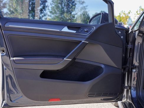 Used 2020 Volkswagen GTI SE image 11