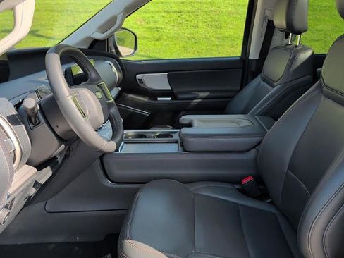 Certified 2025 Ford Expedition Active AWD/4WD image 14