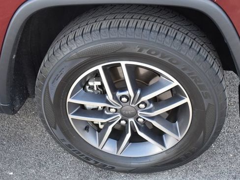 Used 2021 Jeep Grand Cherokee Limited AWD/4WD image 11