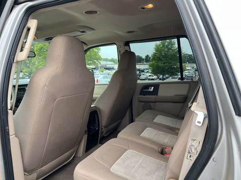 Used 2003 Ford Expedition XLT AWD/4WD image 10